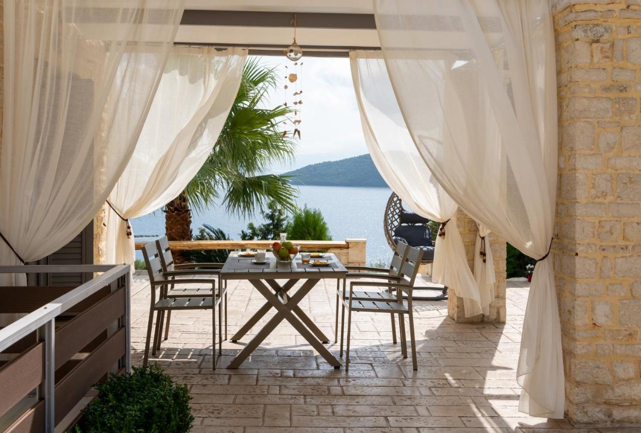 Ionian Diamond Villas Mikros Gialos Exterior photo