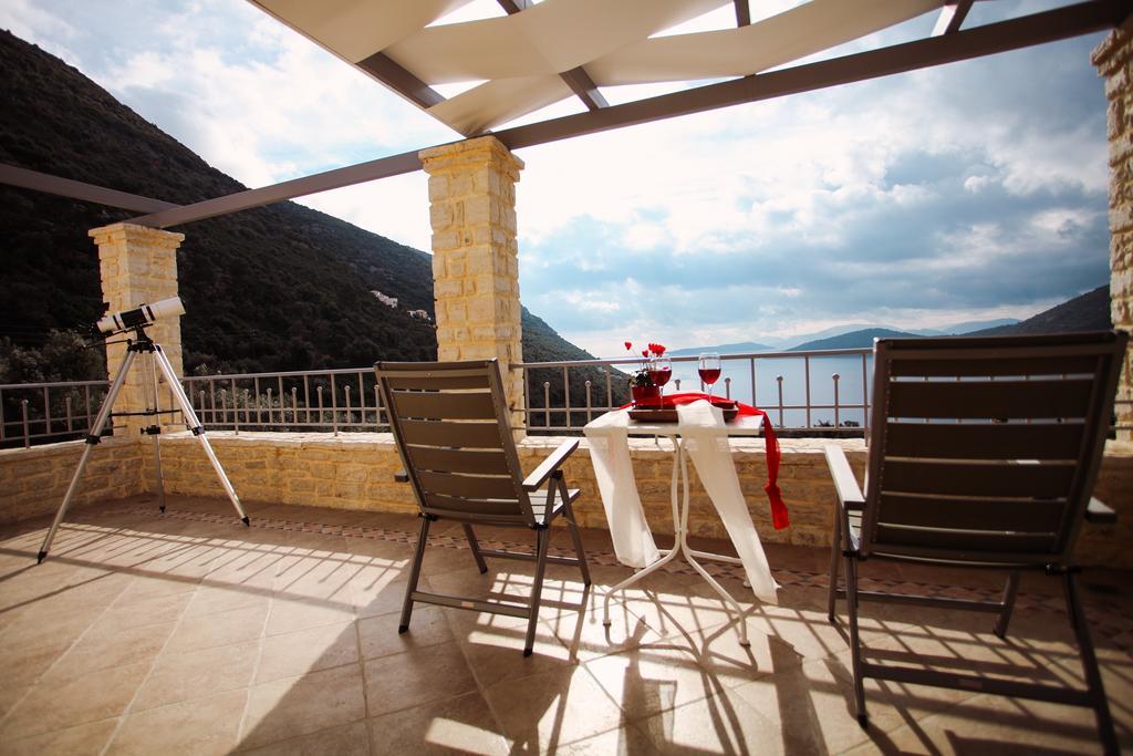 Ionian Diamond Villas Mikros Gialos Exterior photo