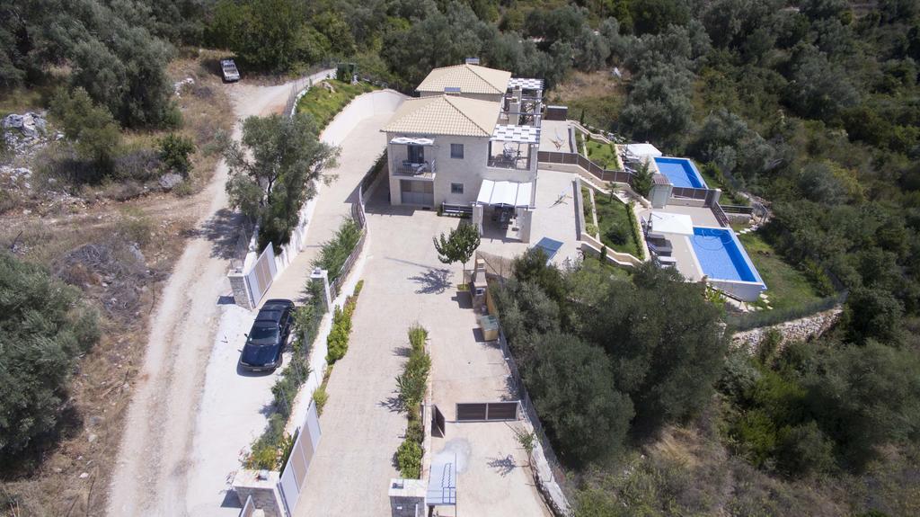 Ionian Diamond Villas Mikros Gialos Exterior photo